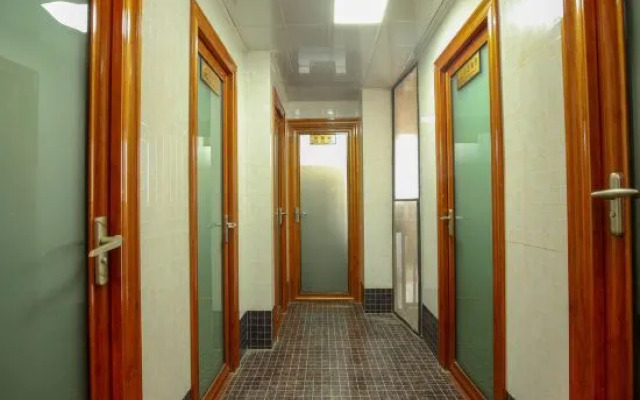 Zhumengzhe Capsule Hotel (Kunming Railway Station)