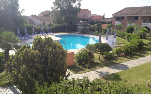 Appartement les pieds dans l'eau 300 m plage - 2 piscines