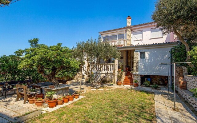 Awesome Apartment in Pag With Wifi and 2 Bedrooms