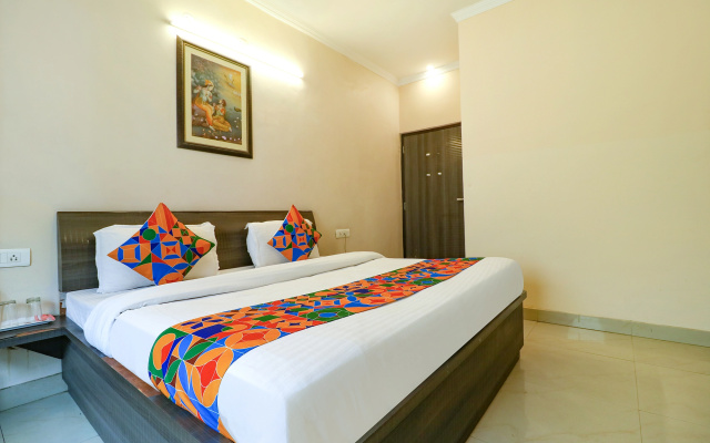 FabHotel Golden Sunrise Inn