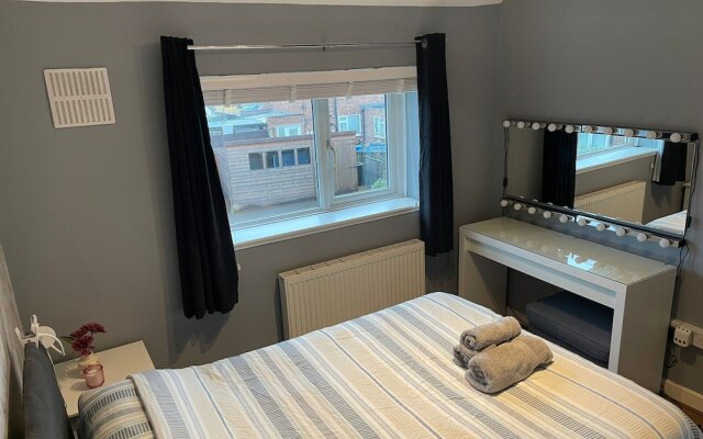 Beautiful 3-bed House in Romford