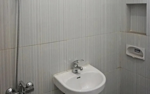 OYO 93355 Maestro Home Syariah