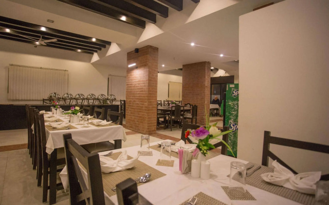 Hotel Ananda Inn
