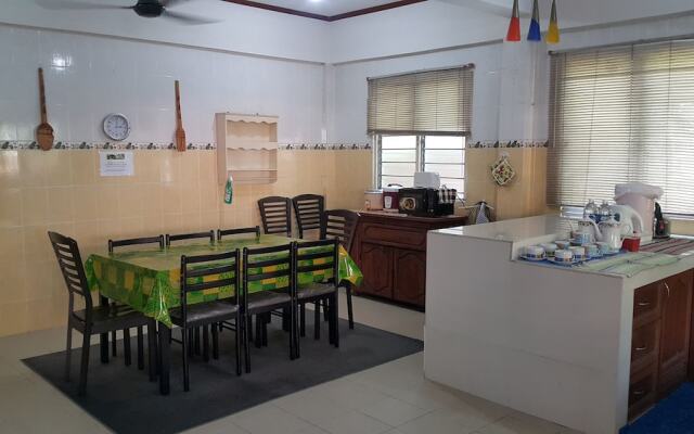 D'hartamas Guesthouse