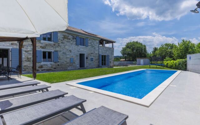 Villa Mirta