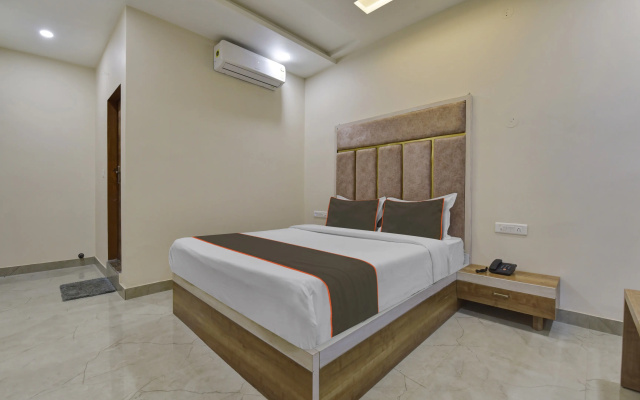 Fabhotel Bohra International