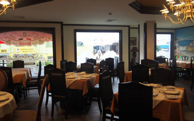 Clarion Hotel Amon Plaza