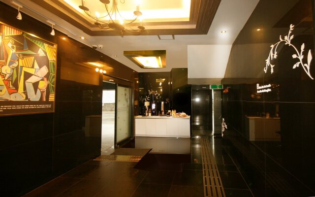 Orange Hotel