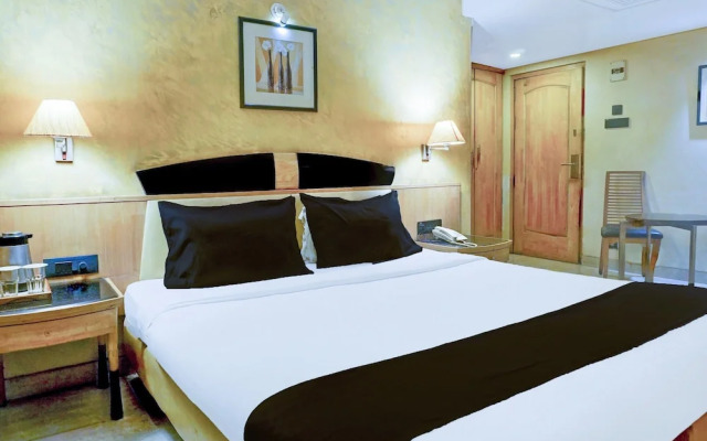 Premium Room Near Pataleshwar Temple, Pune