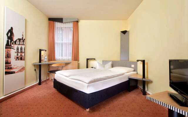 TRYP by Wyndham Halle