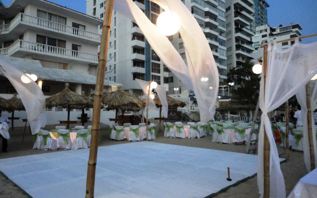 Maralisa Hotel and Beach Club