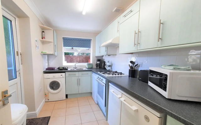 2-bedroom House Near Town With Superfast Wi-fi