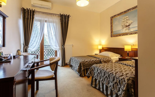 Hotel Robert's Port