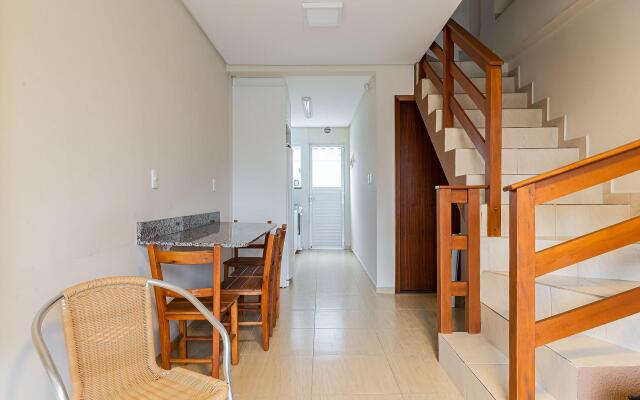 Casa praieira bem localizada em Bombinhas RVL118