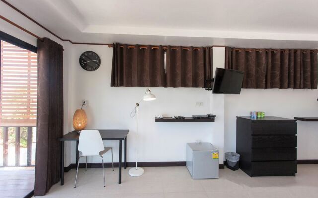 The Reef Hotel & Studios