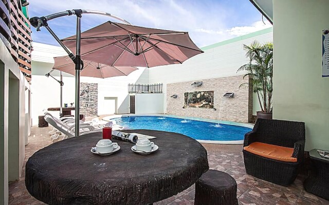 Baan Kiet 3 7 units 2 Bedroom Jacuzzi Townhomes