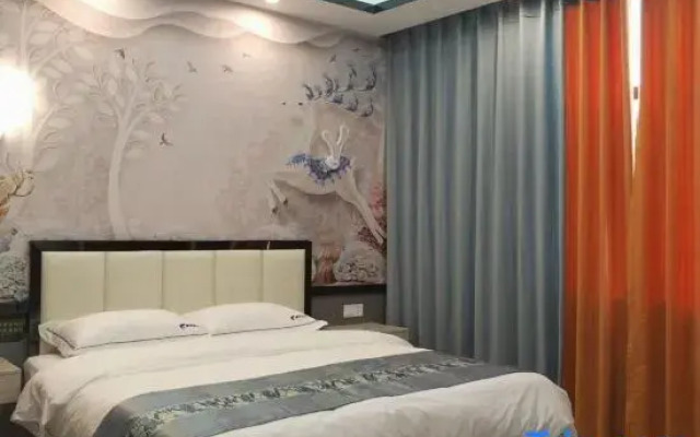 Mengzi Luxiang Hotel