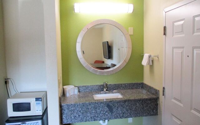 Motel 6 Savannah, GA