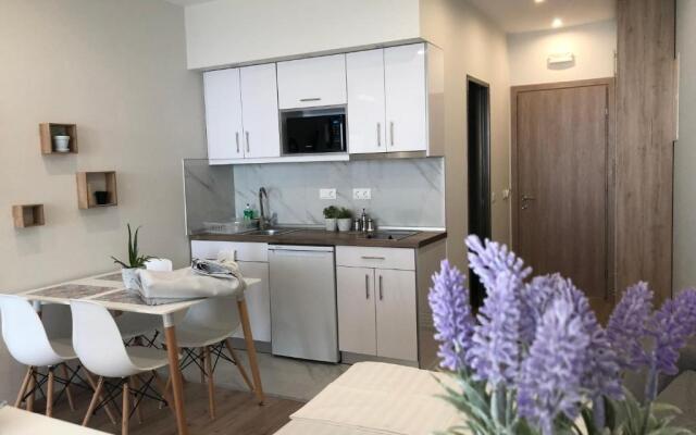 Lakones Deluxe Suites