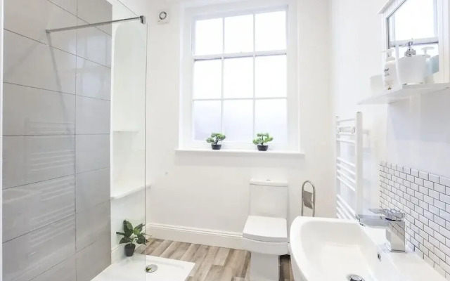 Melrose Yard Apartment 2