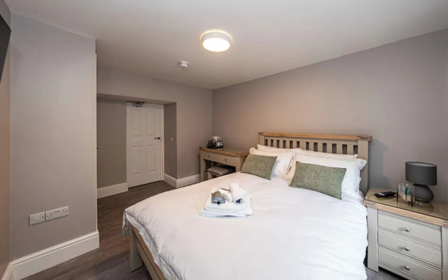 The Ivy House on Clarendon