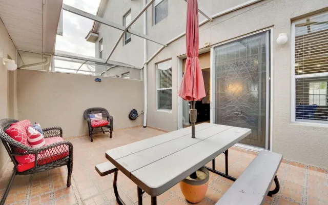 15 Mi to Disney: Kissimmee Townhome w/ Patio