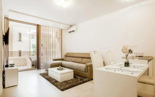 Lux Apartment Teodora Rafailovici