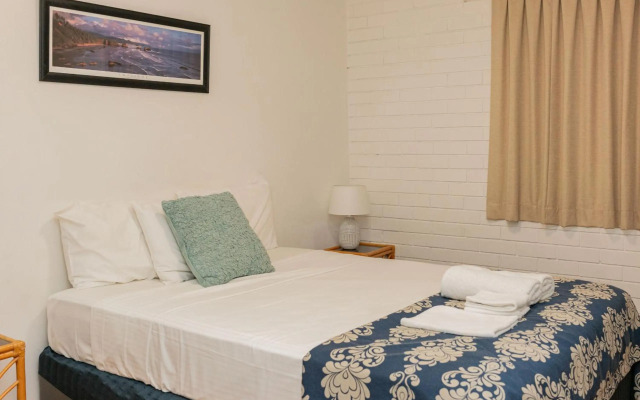 Trickett Gardens Holiday Inn
