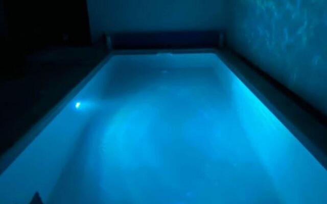 Attractive holiday home in Moëlan-sur-Mer with garden