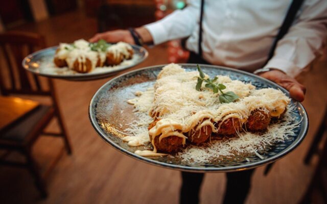 Hallmark Hotel by BON Hotels