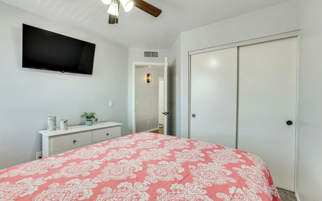 Glendale Gem: Outdoor Pool Table & Kitchen!