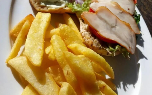 Arkenstone Frys Guesthouse And Restaurant