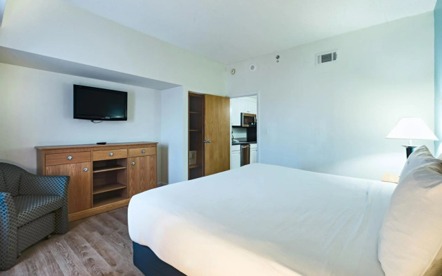 The Atrium Resort, Virginia Beach by Vacatia