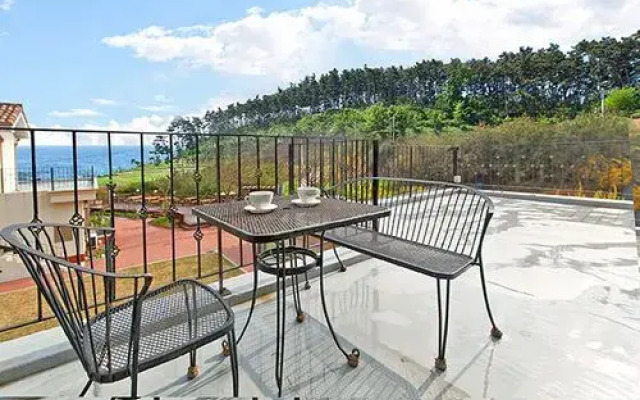 Taean Gomseom Paradise Pension