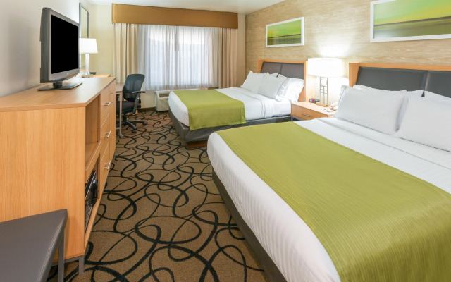 Holiday Inn Express Hotel & Suites Henderson by IHG
