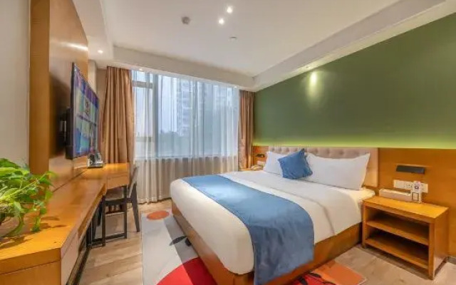 Marriott Guihuang Hotel (Guigang High - speed Railway Station Branch, Keshi World Plaza Branch)