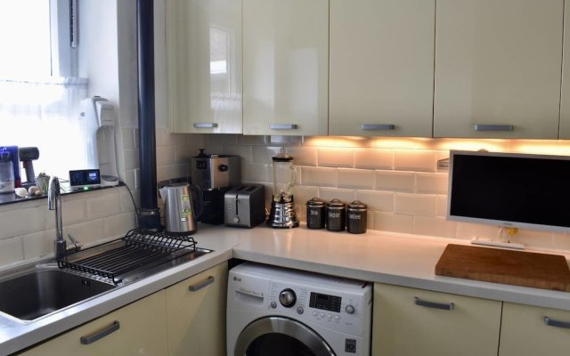 Lovely 1BR Home in South London, 2 Guests