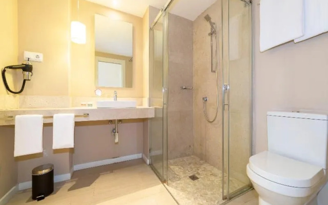 Oyo Hotel Altora