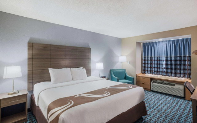 Sonesta Essential Hotels & Suites Kansas City/Blue Springs