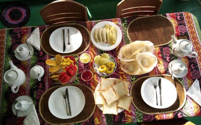 Sigiri Tarushan Home Stay