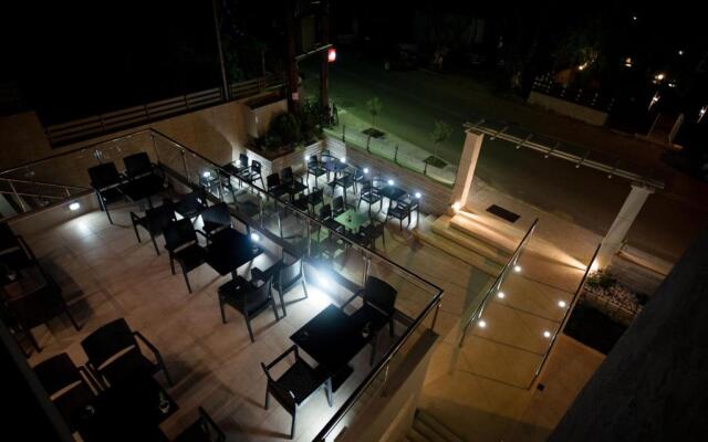 Mantinia Bay Hotel