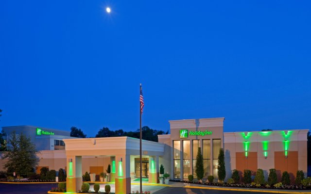 Armoni Inn & Suites