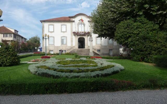 Refúgio da Vila - Refuge of the Village