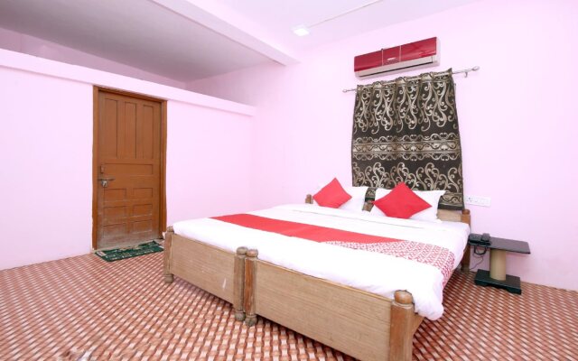 Hotel White House By OYO Rooms