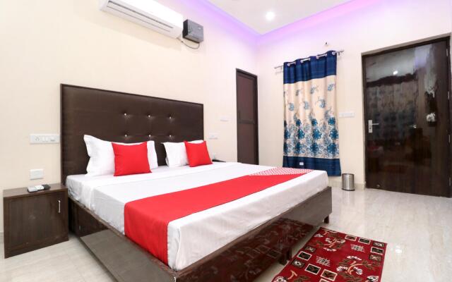 Capital O 33383 Albie Stay Inn