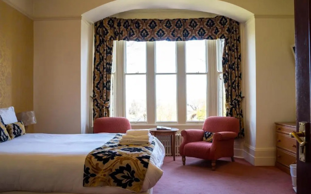 Farnley Tower Guesthouse