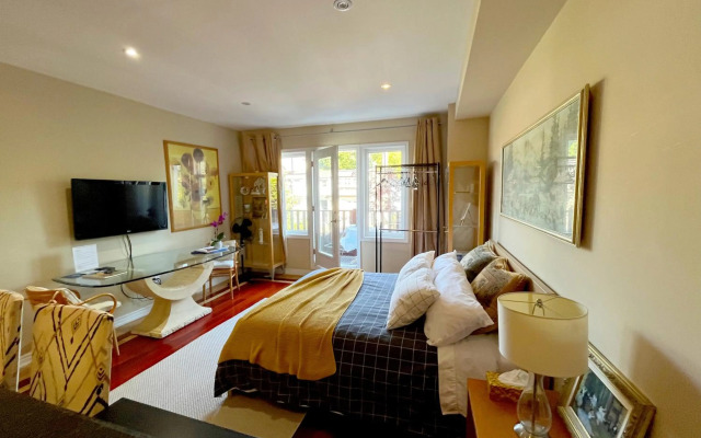 Stunning Studio in the Beaches