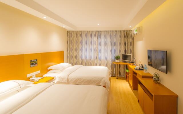 Qingpishu Hotel （Guilin West City Road,Walking street ）