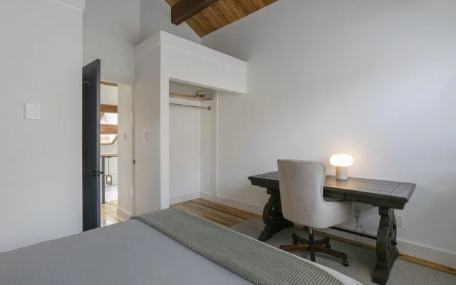 3094 Booth Falls Road 4 Bedroom Condo