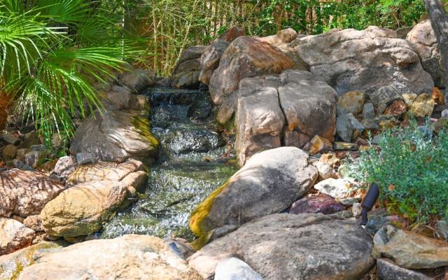 Resort-like w/ Tennis, Bocci, Golf & Games Galore!